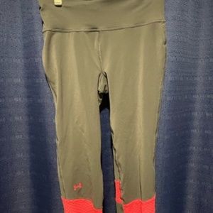 Under Armour capri workout pant. Small, pink and grey.